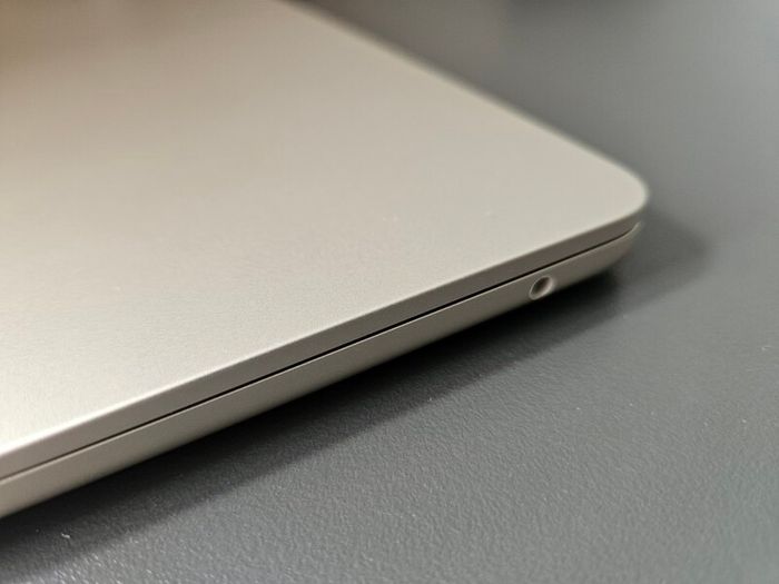 Macbook Air 15 inch M3 16GB RAM 256GB Starlight