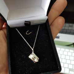 10 karat gold and natural diamond necklace