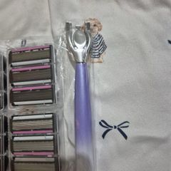 razors x 2 and blades