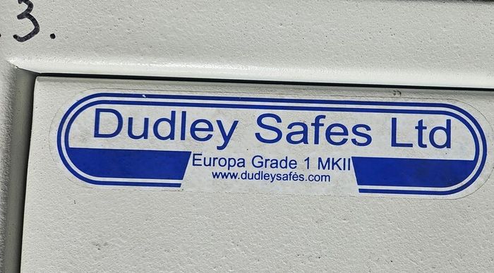 Dudley Europa Safe