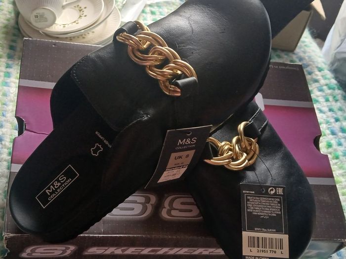 Ladies Shoes/Clogs