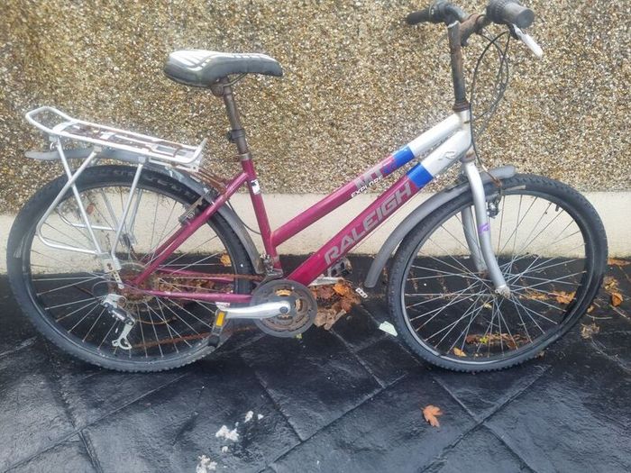 bike chain needs oil and flat wheel