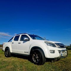 Izuzu Dmax Blade 2014