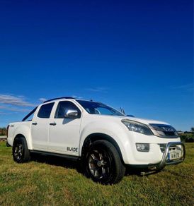 Izuzu Dmax Blade 2014