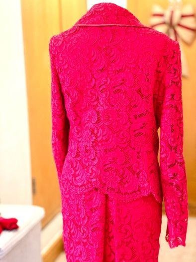 Louise Kennedy occasion red suit