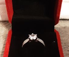 fancy boxed ring