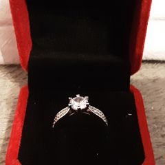 fancy boxed ring