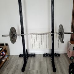 squat rack and weights
