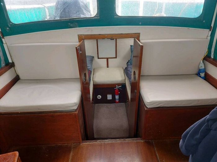 30 Foot Dutch Steel Cruiser 6 berth