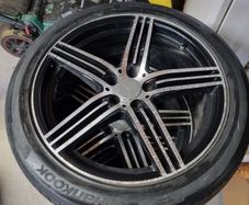 20 inch Rondell Alloys , no cracks or buckles ..3 tyres 70 %, 1 0%..Taken off Audi Q5 , thsnks for looking Price 520 euro , collection only , can arrange pick up at buyers expense .