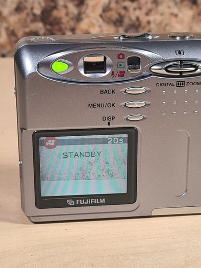FUJIFILM FINEPIX 30i digital camera 3MP mega pixels Vintage Rare