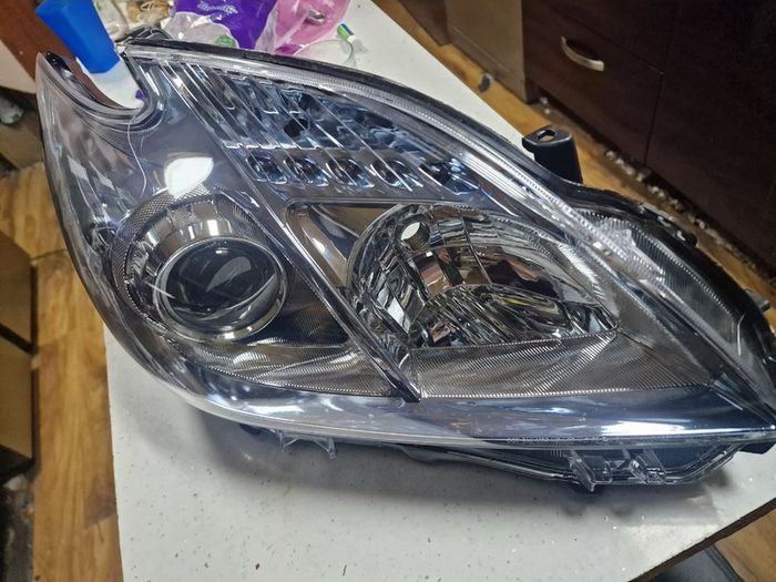2010 toyota prius driver side headlight headlamp light