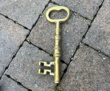 brass decor