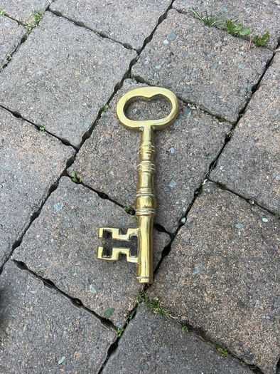 brass decor