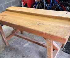 Woodworking table and vice