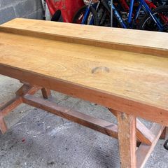 Woodworking table and vice