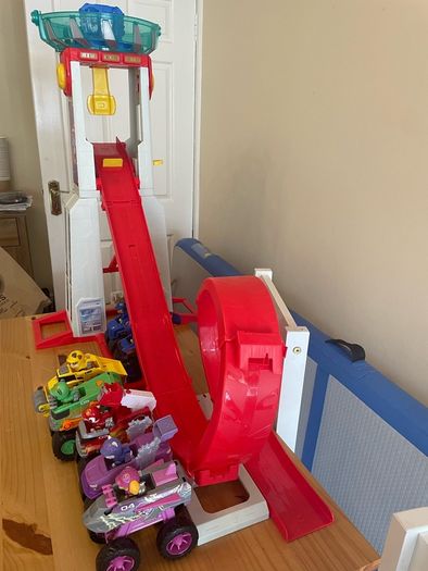Paw Patrol Rescue Wheels loop tower HQ & vehicles