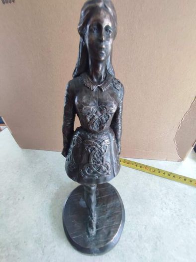 Vintage Genesis Fine Art Cold 27 CM. TALL Cast Bronze Resin Lady