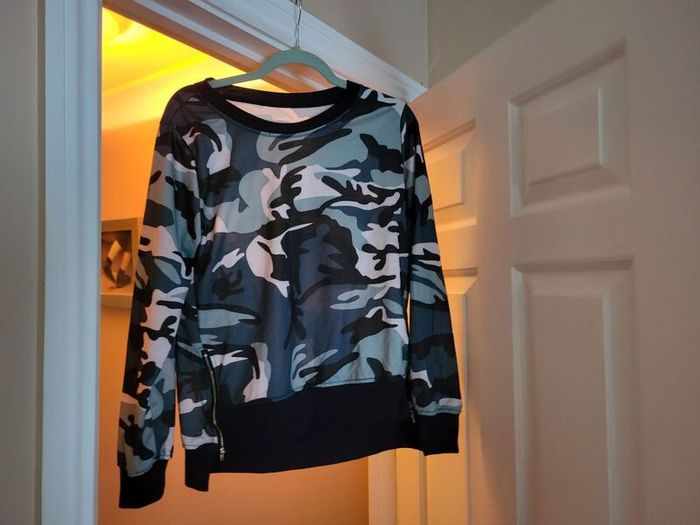 Jumpers - 5 models - brand new