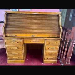 Computer desk