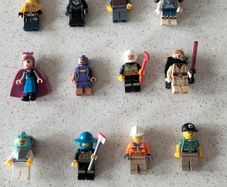 Collection of 20 assorted Lego minifigures