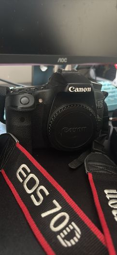 Canon EOS 70D DSLR Camera Bundle + 2 Lenses