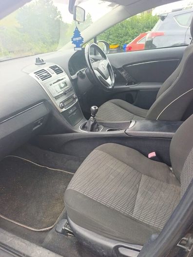 Toyota Avensis 2012