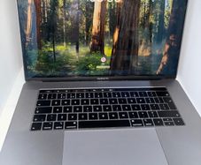 Apple MacBook Pro A1990 i7, Intel UHD Graphics 630, 16GB RAM, 500GB SSD