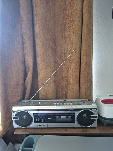 sanyo boombox