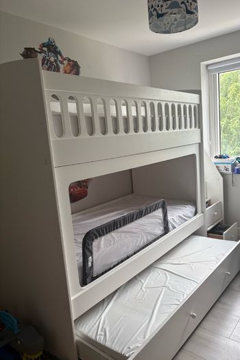 Double/triple bunkbed