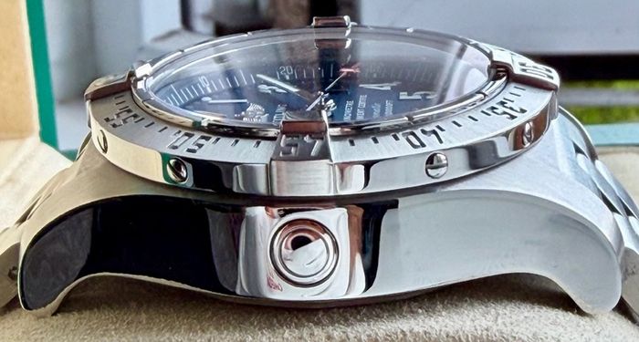 Breitling Avenger Seawolf