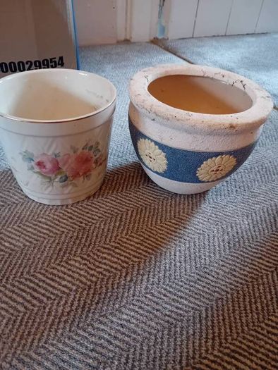2 x vintage pots