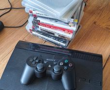Playstation 3 Super Slim bundle