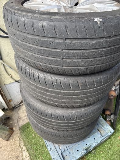 5x112 18" alloys with 235/55/18 Tyres vw