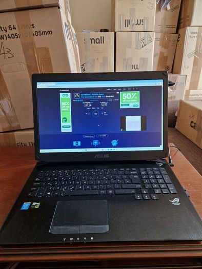 Asus Laptop - 8gb Ram / I7 / 1tb Ssd