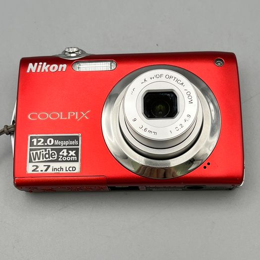 Nikon Coolpix S3000 12MP Digital Camera Red - Full Kit
