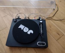 Jam Turntable, Vinyl Record Player, fully working with phono preAmp inside.