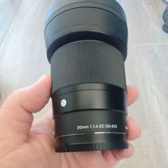 Sigma 30mm f/1.4 Sony E Mount