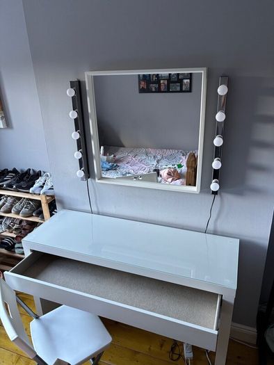 Dressing Table Set - Mirror, Lights and Chair