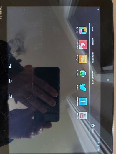 Toshiba 10.1inch Tablet, Model AT10-A, 16GB, great for internet, youtube, games, etc (Circular crack on screen)