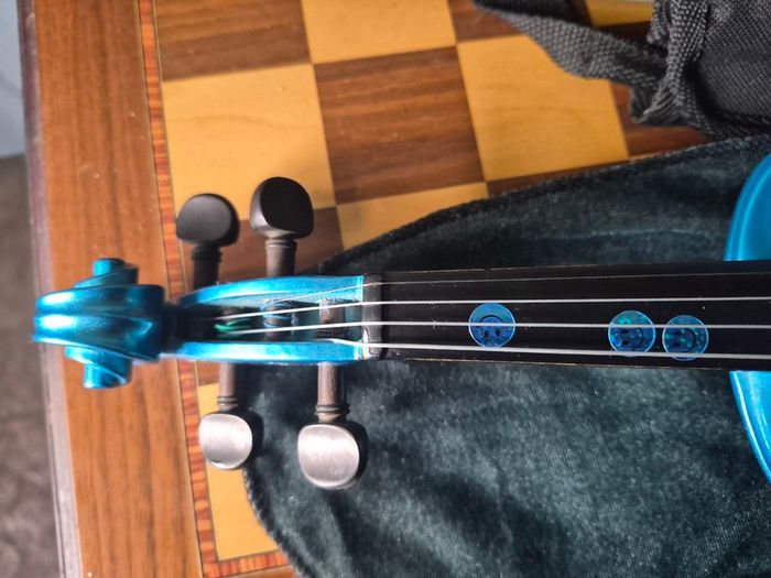 Primavera Rainbow Fantasia Blue Violin Outfit, 1/4 pre-owned