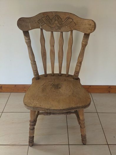 Solid kitchen chair