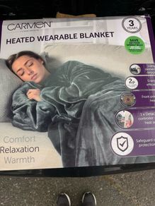 Heated wearable blanket