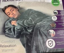 Heated wearable blanket