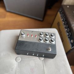 Honeybee amps Steel string singer tube preamp