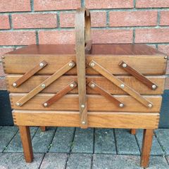 Absolutely Stunning Vintage Mid Century Sewing Box