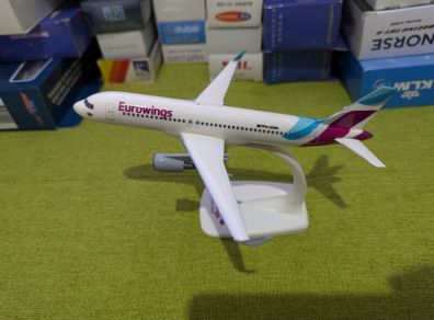 Eurowings 1:200 scale model airplane, Airbus A320 aircraft