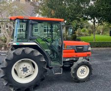 Kubota Compact Tractor Like New