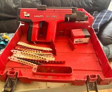 Hilti Gun DX450 + Box and Cartrideges