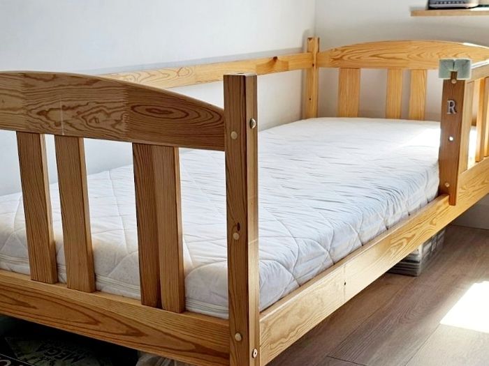 Solid pine kids bed
